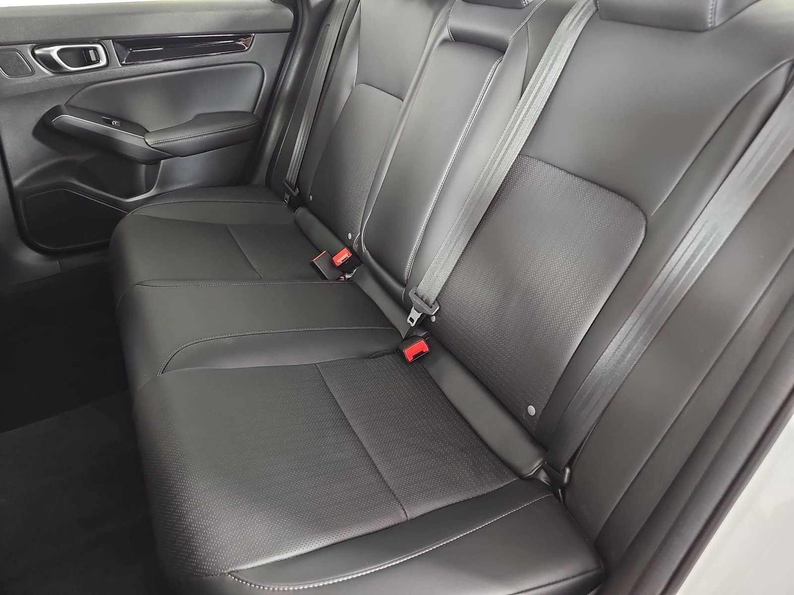 Used 2023 White Honda Touring image 13