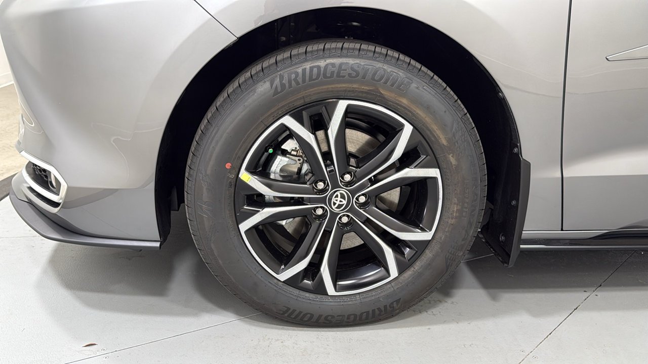 New 2026 Heavy Metal <sup>1</sup> Toyota  Platinum image 25