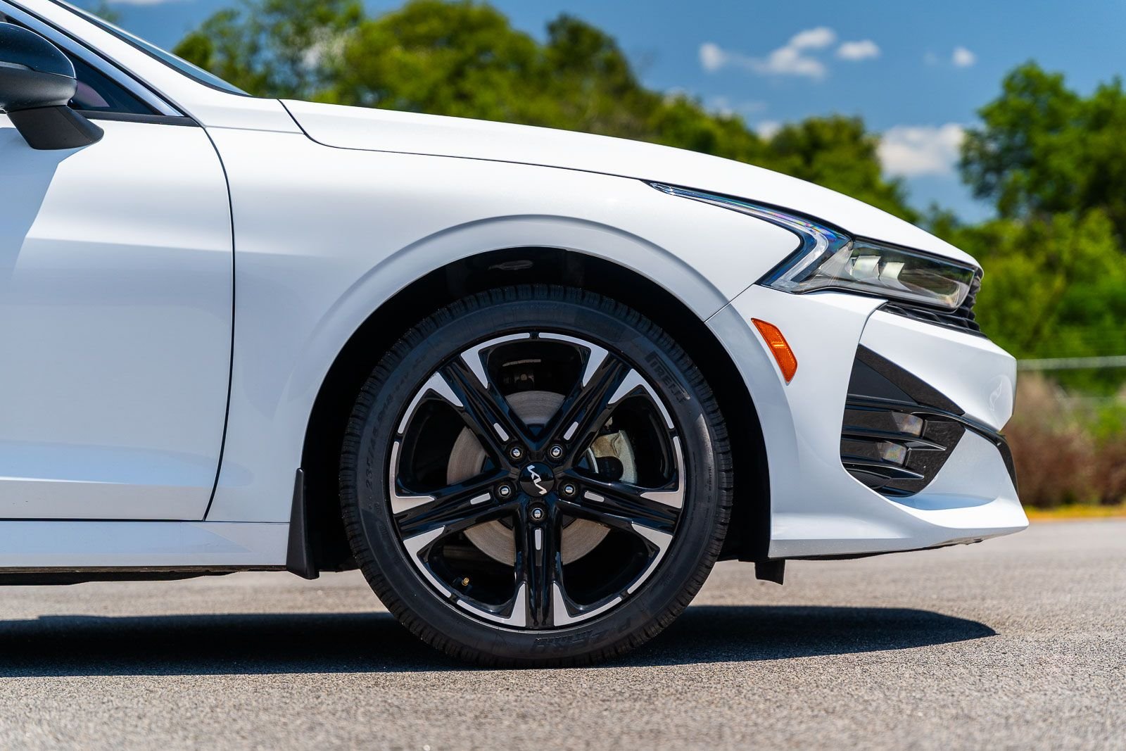Used 2023 White Kia GT-Line image 8