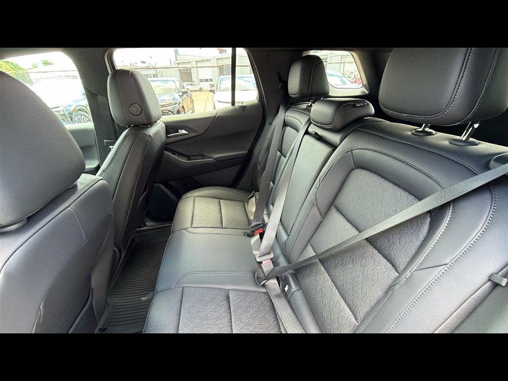 2027 Chevrolet Equinox LT - Photo 24