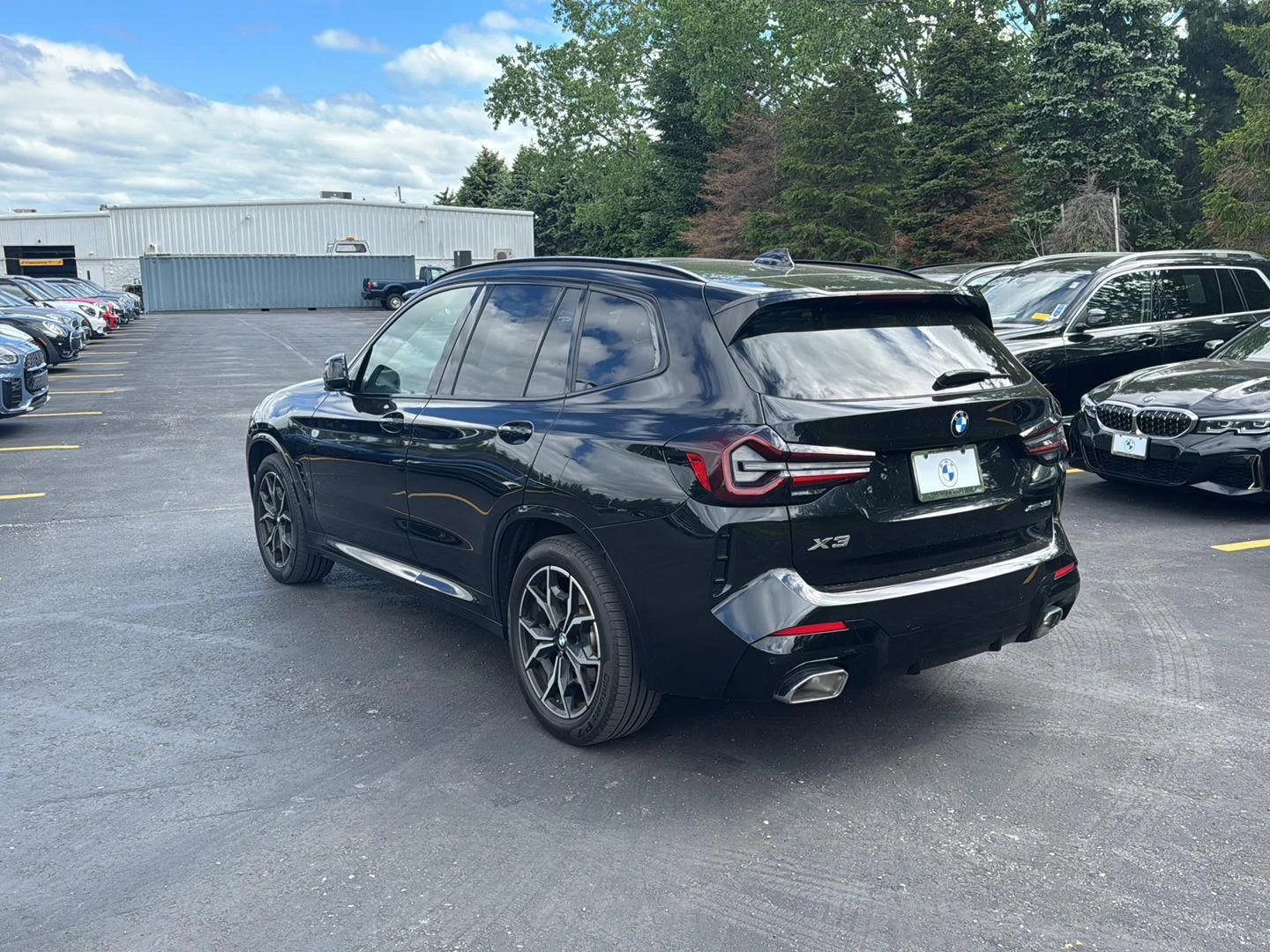 Used 2023 Black Sapphire Metallic BMW xDrive30i image 5