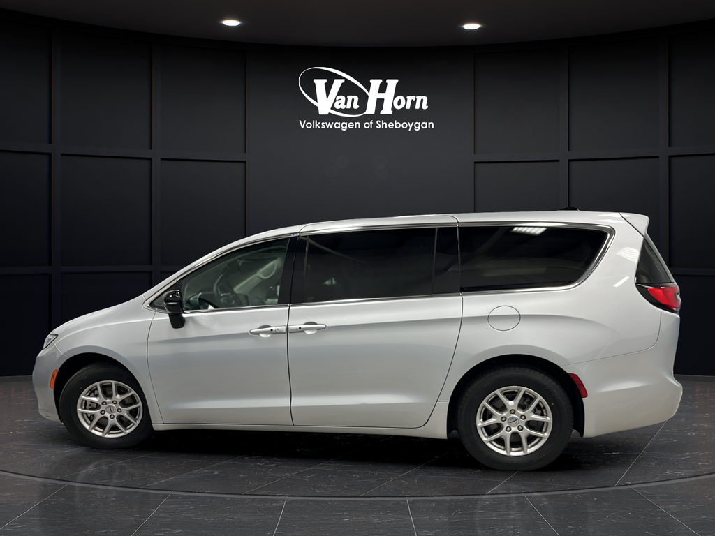 Used 2024 Silver Mist Clearcoat Chrysler Touring L image 4
