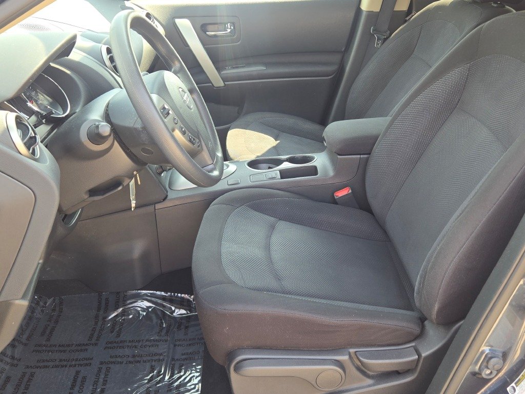 Used 2015 Blue Nissan S image 17