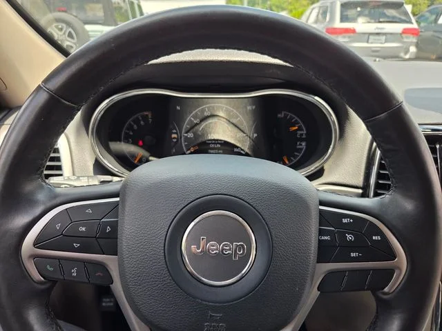 Used 2019 Gray Jeep Limited image 26