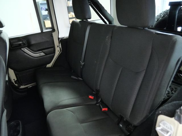Certified Used 2018  Jeep Unlimited Sport image 15