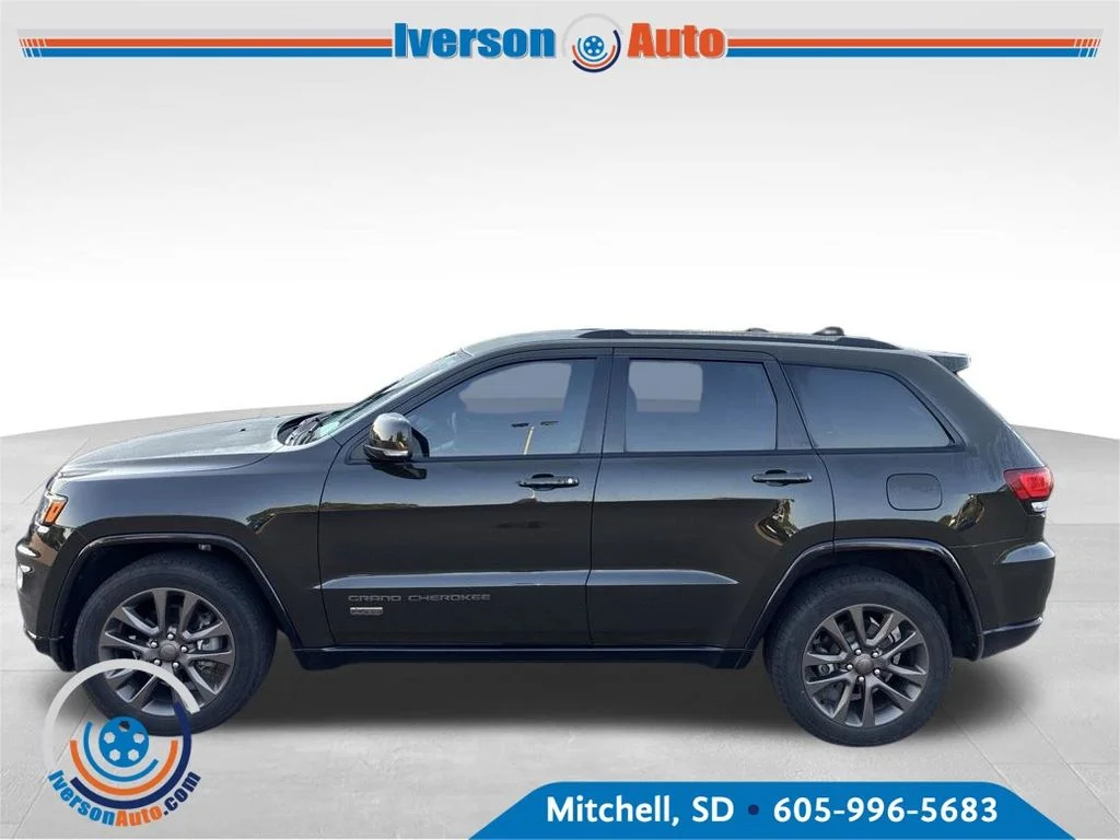 Used 2016 Green Jeep Limited image 1