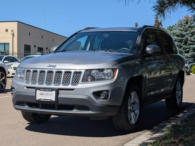Used 2017 Billet Silver Metallic Jeep Latitude image 5