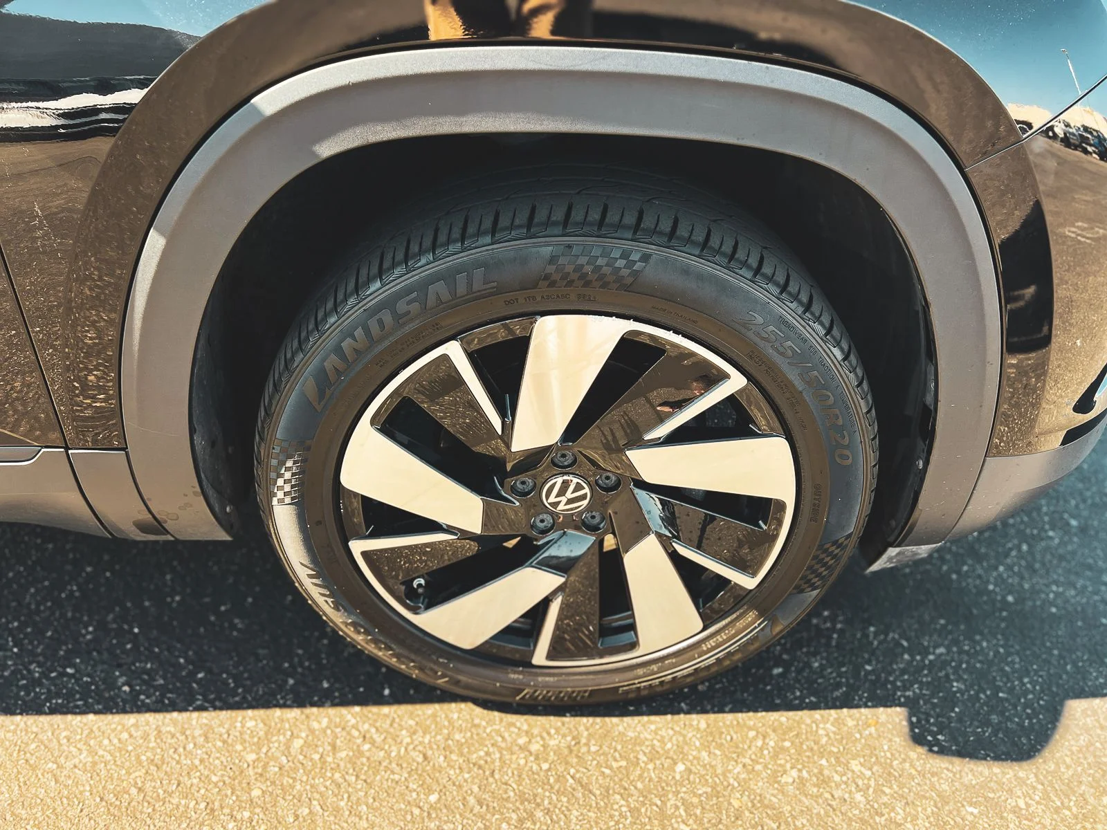2024 Volkswagen Atlas Cross Sport SE w/Tech - Photo 9