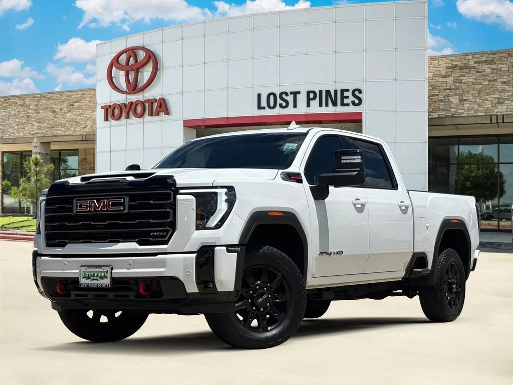 2025 GMC Sierra 4WD Crew Cab Standard Box AT4's photo