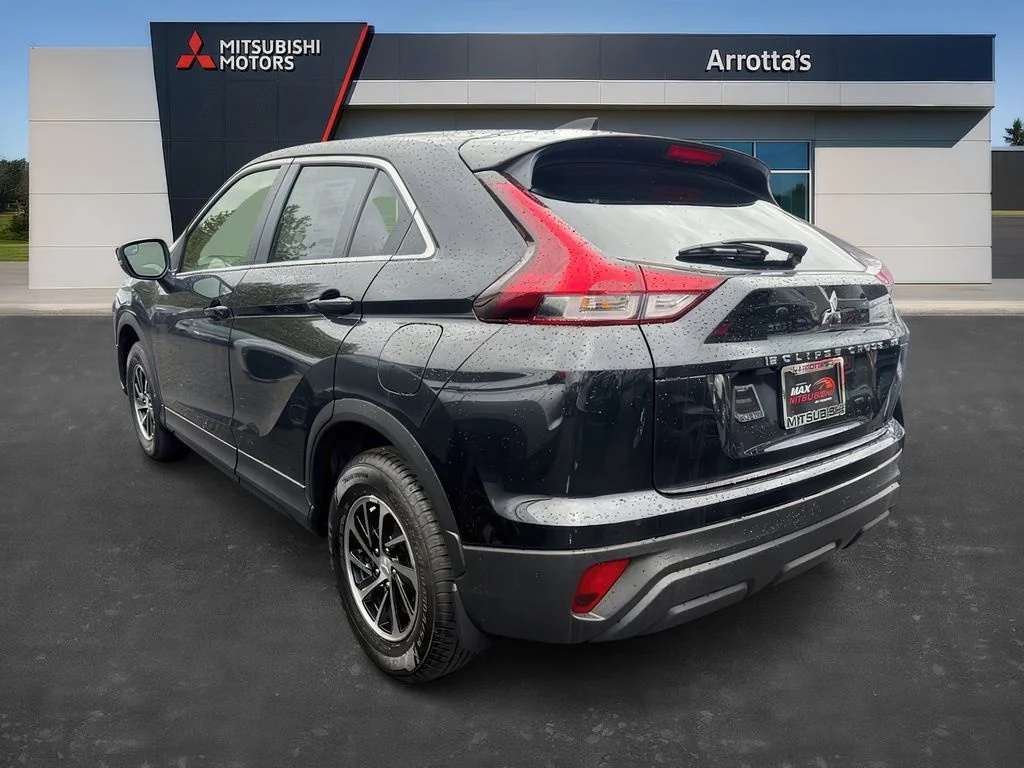 New 2026 Labrador Black Pearl Mitsubishi ES image 4