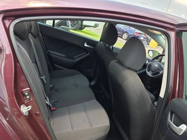 Used 2017 Red Kia LX image 14