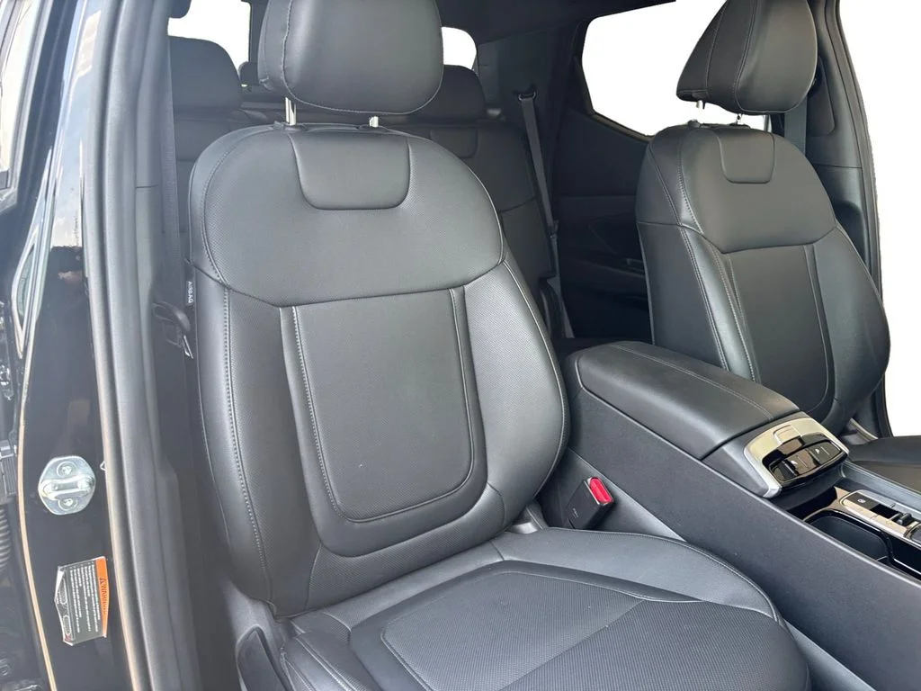 Used 2024 Black Hyundai NIGHT image 26