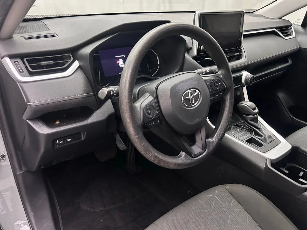 Used 2023  Toyota XLE image 11