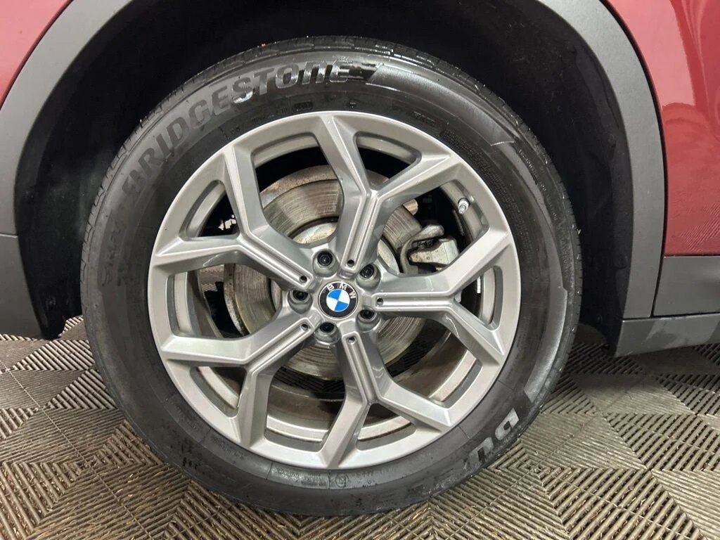 Used 2023 Aventurin Red Metallic BMW xDrive30i image 2