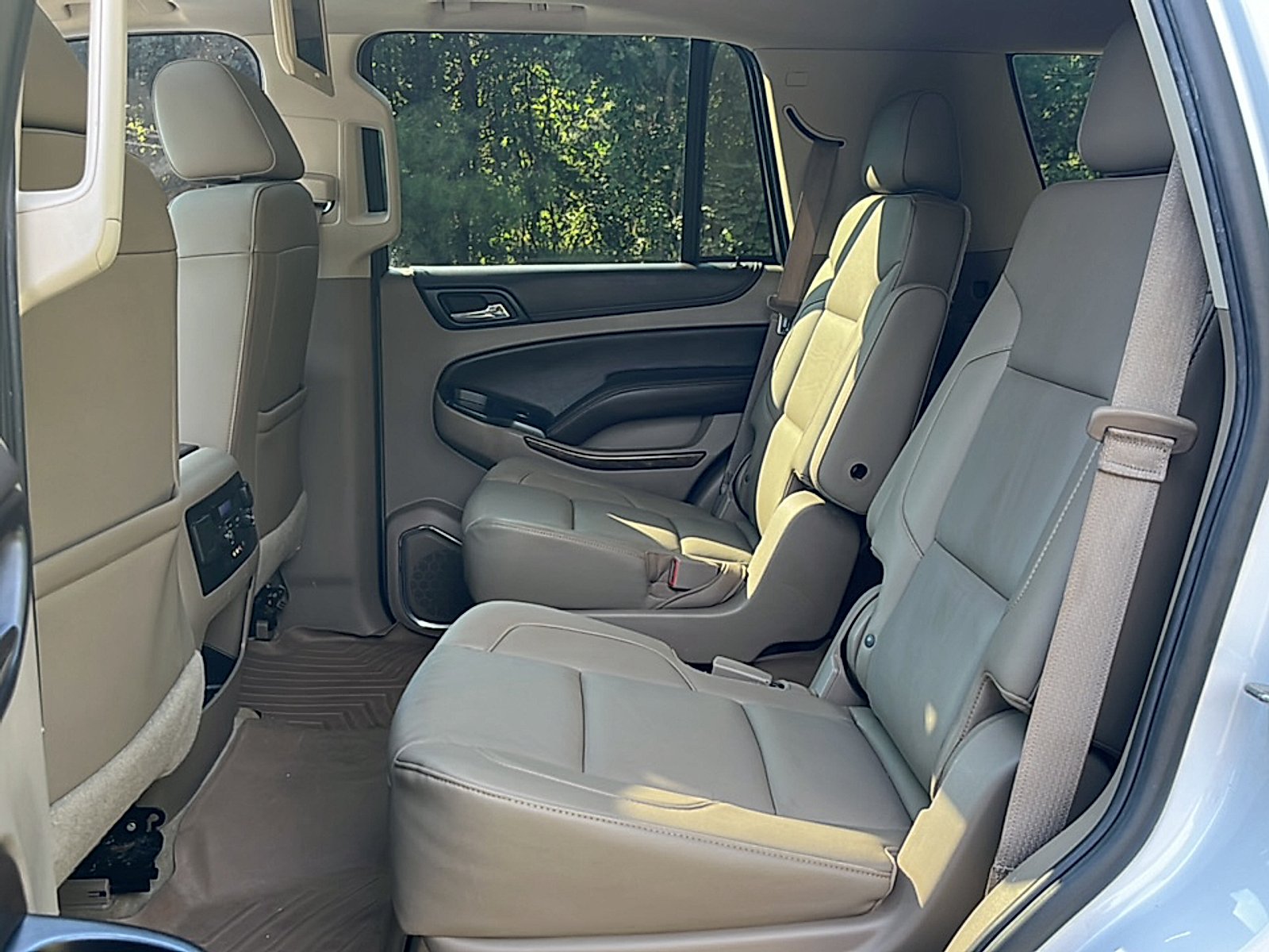 Used 2016 Summit White Chevrolet LT image 14