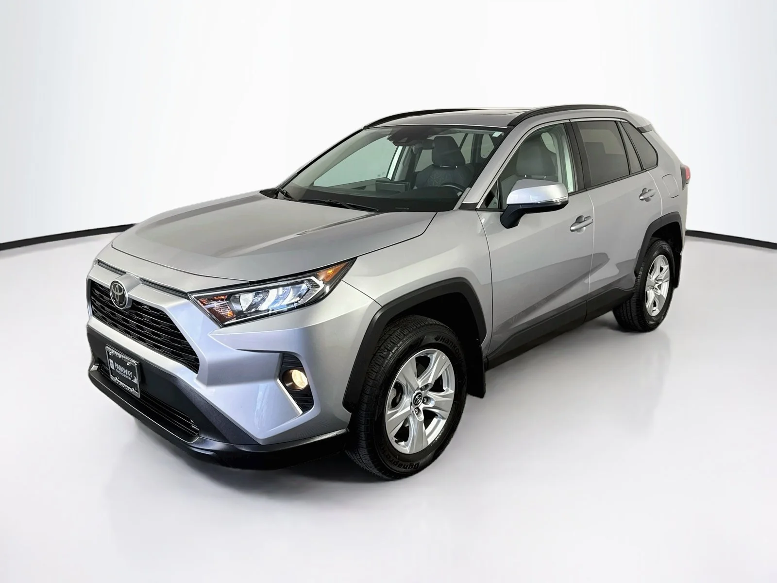 Certified Used 2020 Silver Toyota XLE image 3