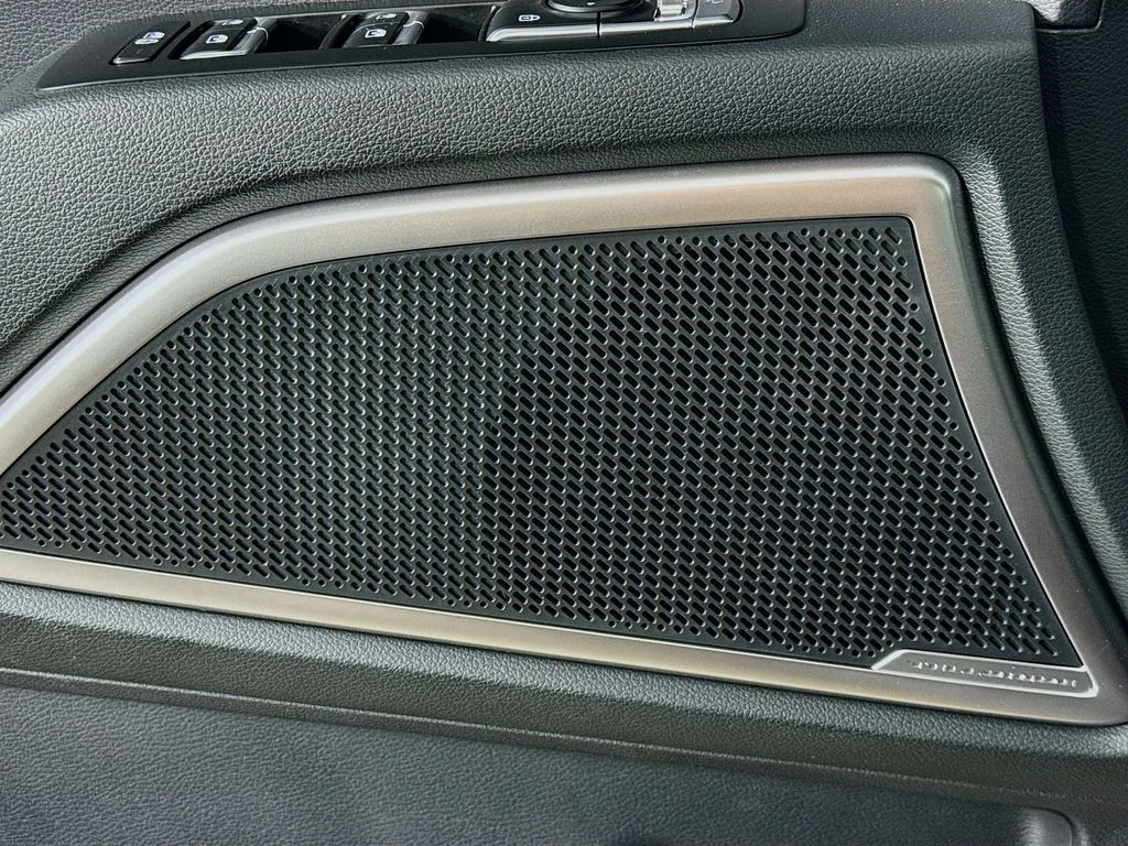 Used 2025 Black Kia EX image 22