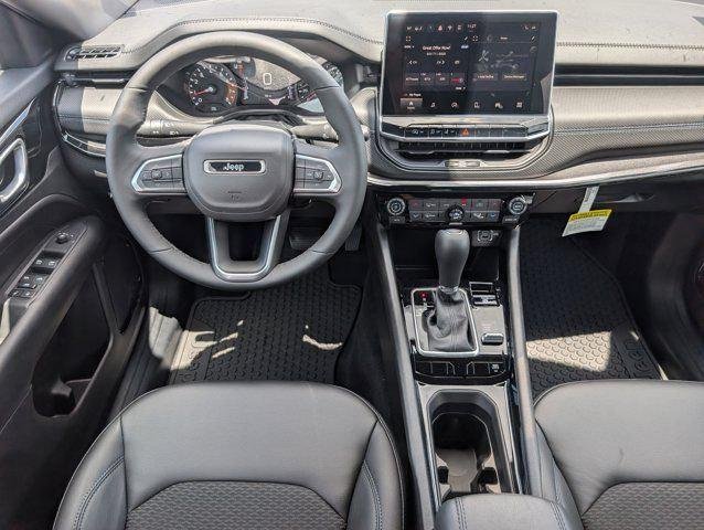 New 2026 Bright White Clear-Coat Exterior Paint Jeep Latitude image 6