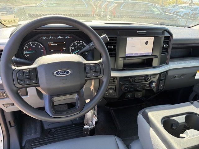 New 2026 Oxford White Ford F-350® XL image 18