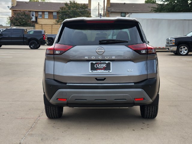Used 2023 Gray Nissan SV image 13