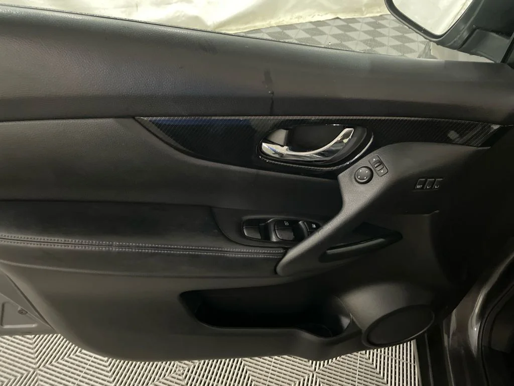 Used 2020 Gun Metallic Nissan SL image 11