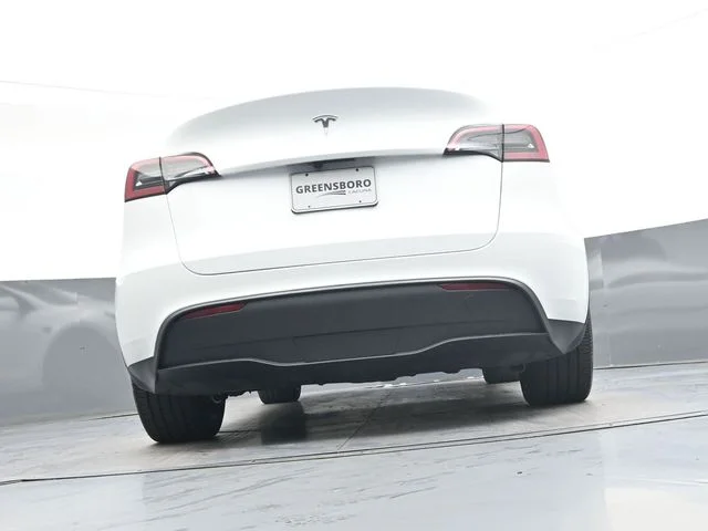 Used 2025  Tesla Long Range image 31