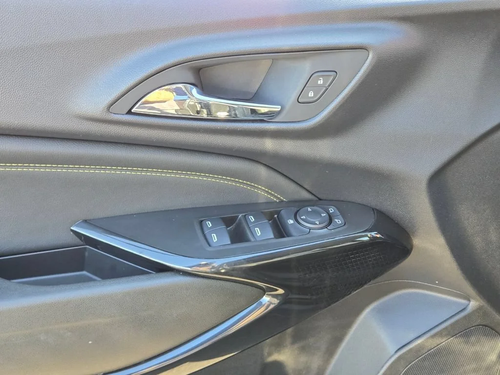 Used 2025 Mosaic Black Metallic Chevrolet LT image 17