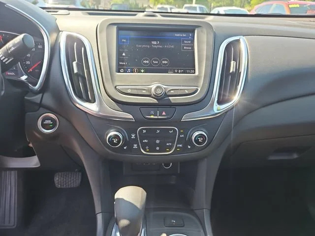 Used 2024 Summit White Chevrolet LT image 18