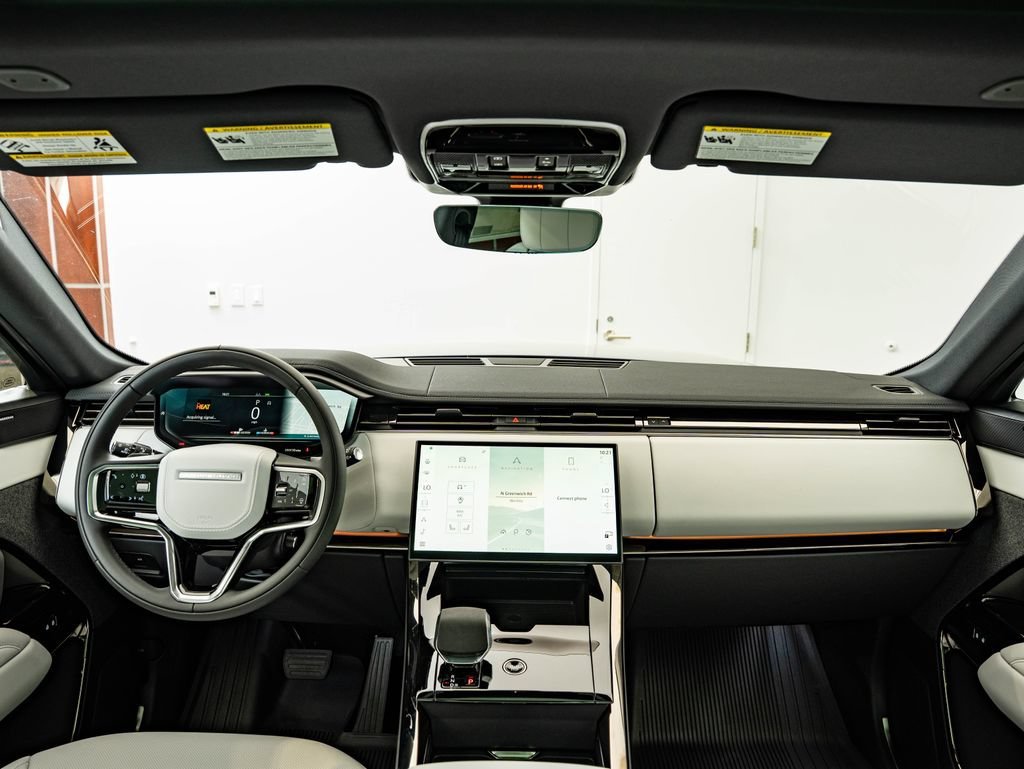 New 2026 Varesine Blue Land Rover SE image 4