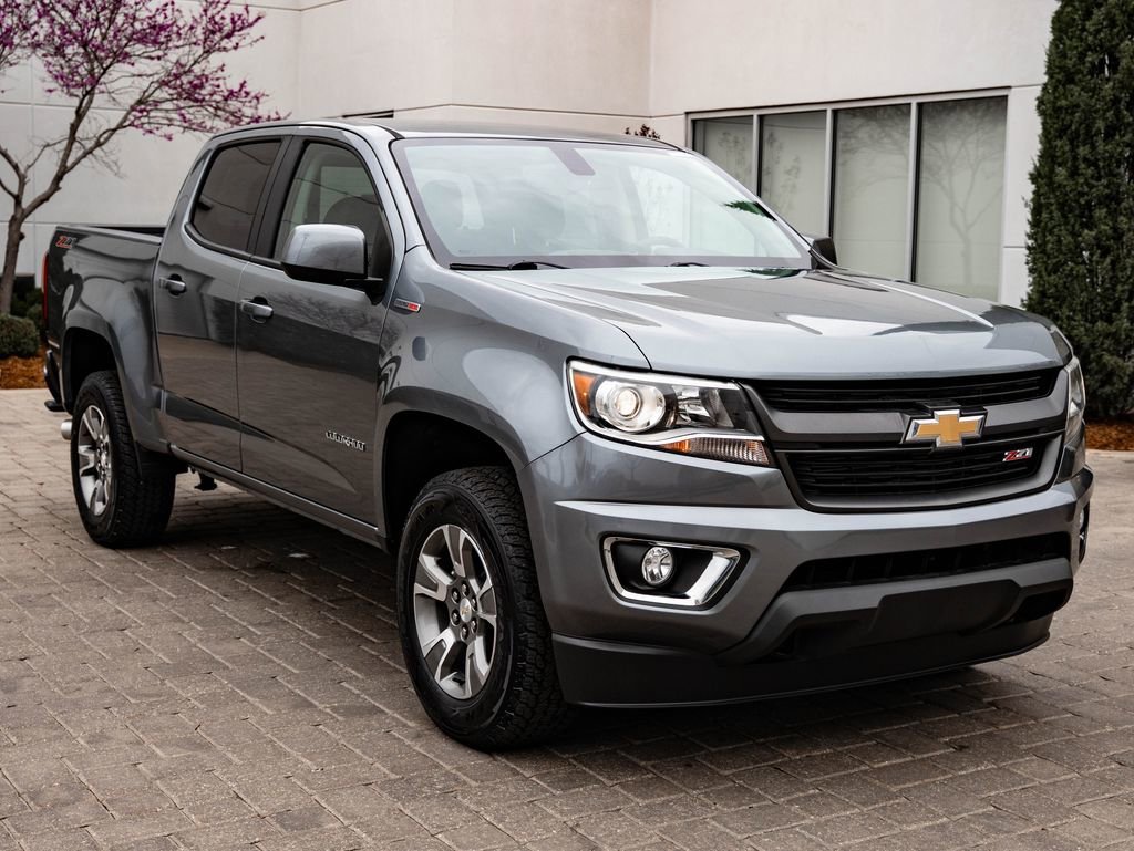 Used 2019 Satin Steel Metallic Chevrolet Z71 image 12