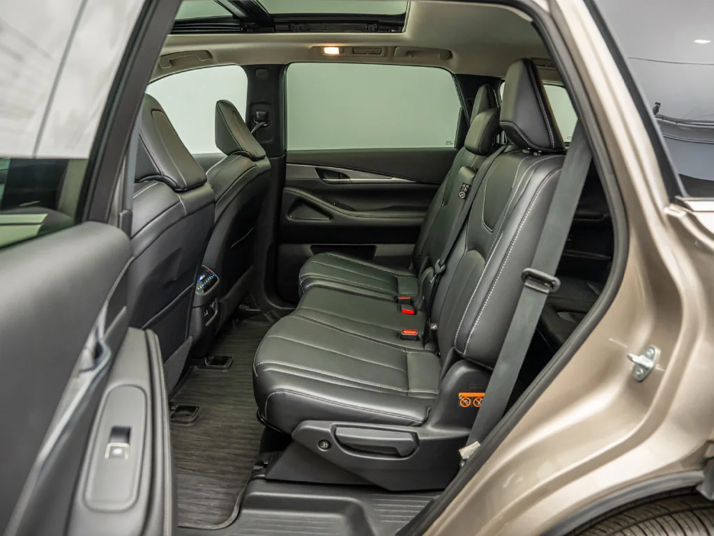 Used 2023 Warm Titanium INFINITI LUXE image 34