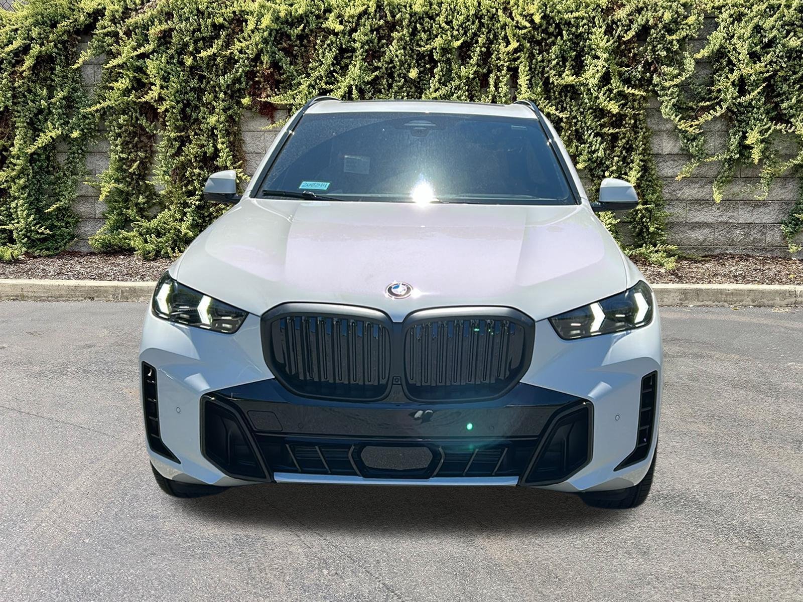 New 2026 Alpine White BMW xDrive40i image 2