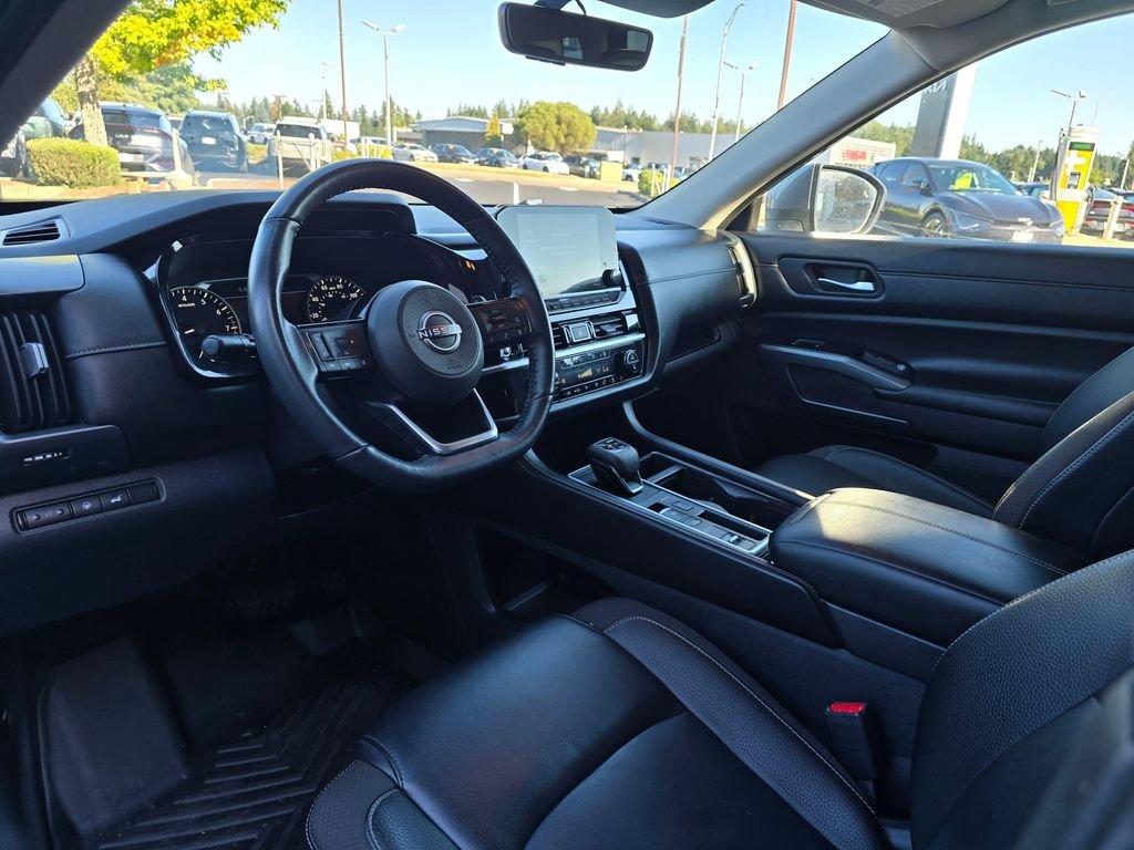 Used 2023 Gun Metallic Nissan SL image 12