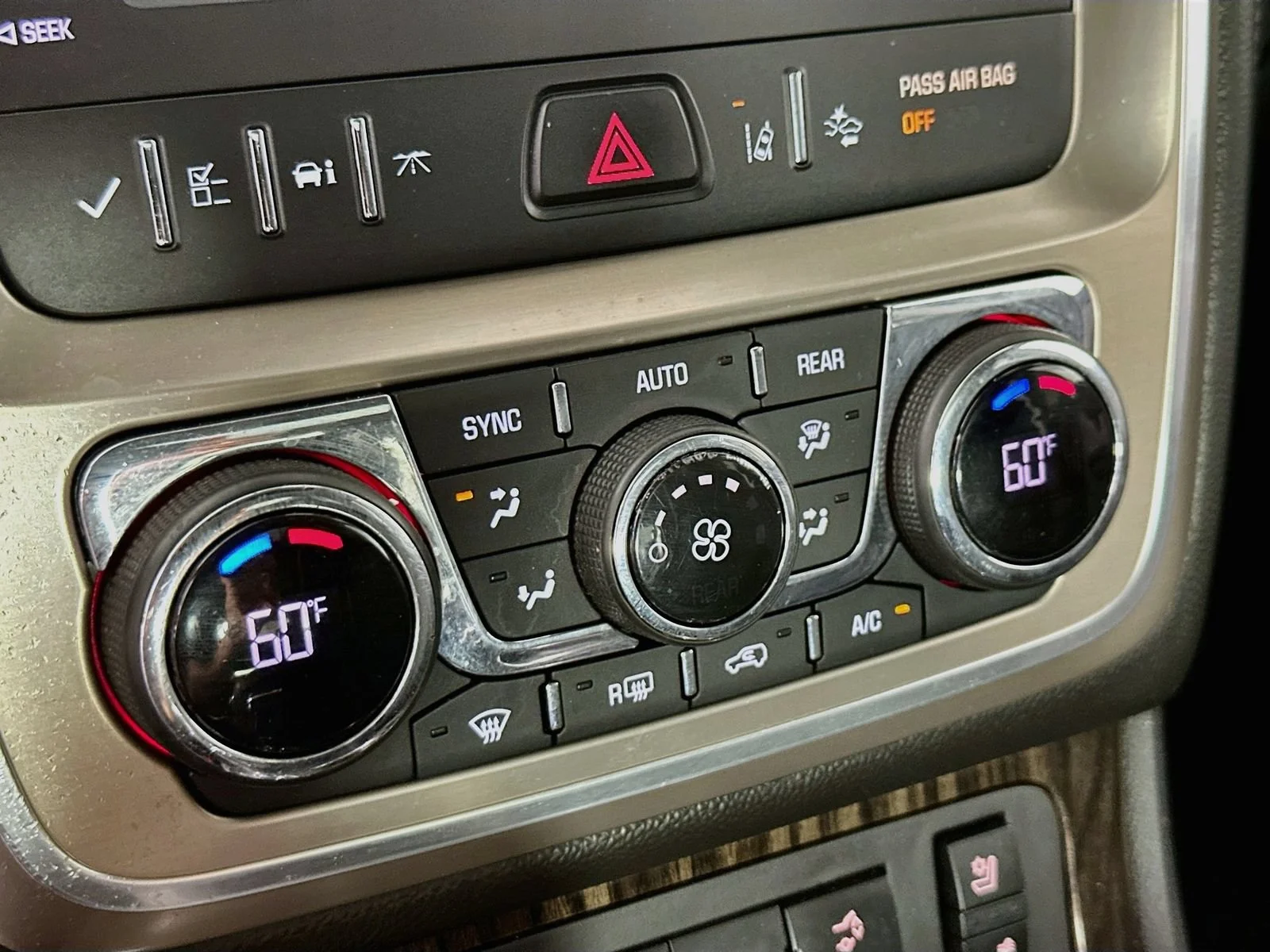 Used 2015 CARBON BLACK METALLIC GMC Denali image 16