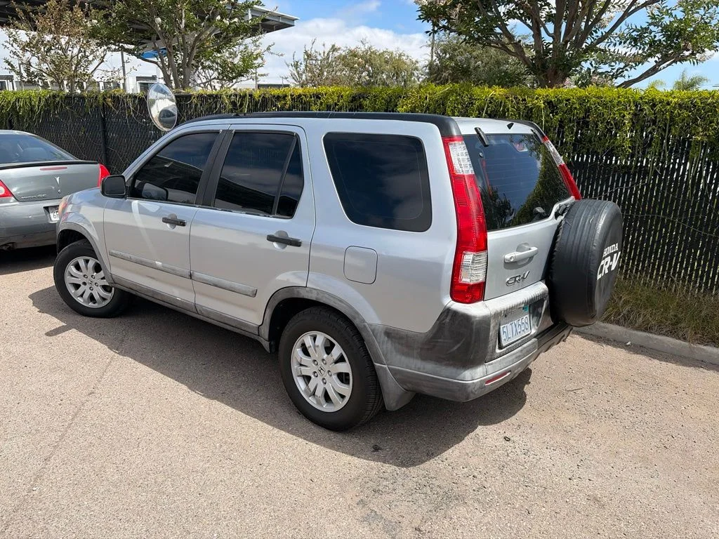 Used 2005 Silver Honda LX image 16