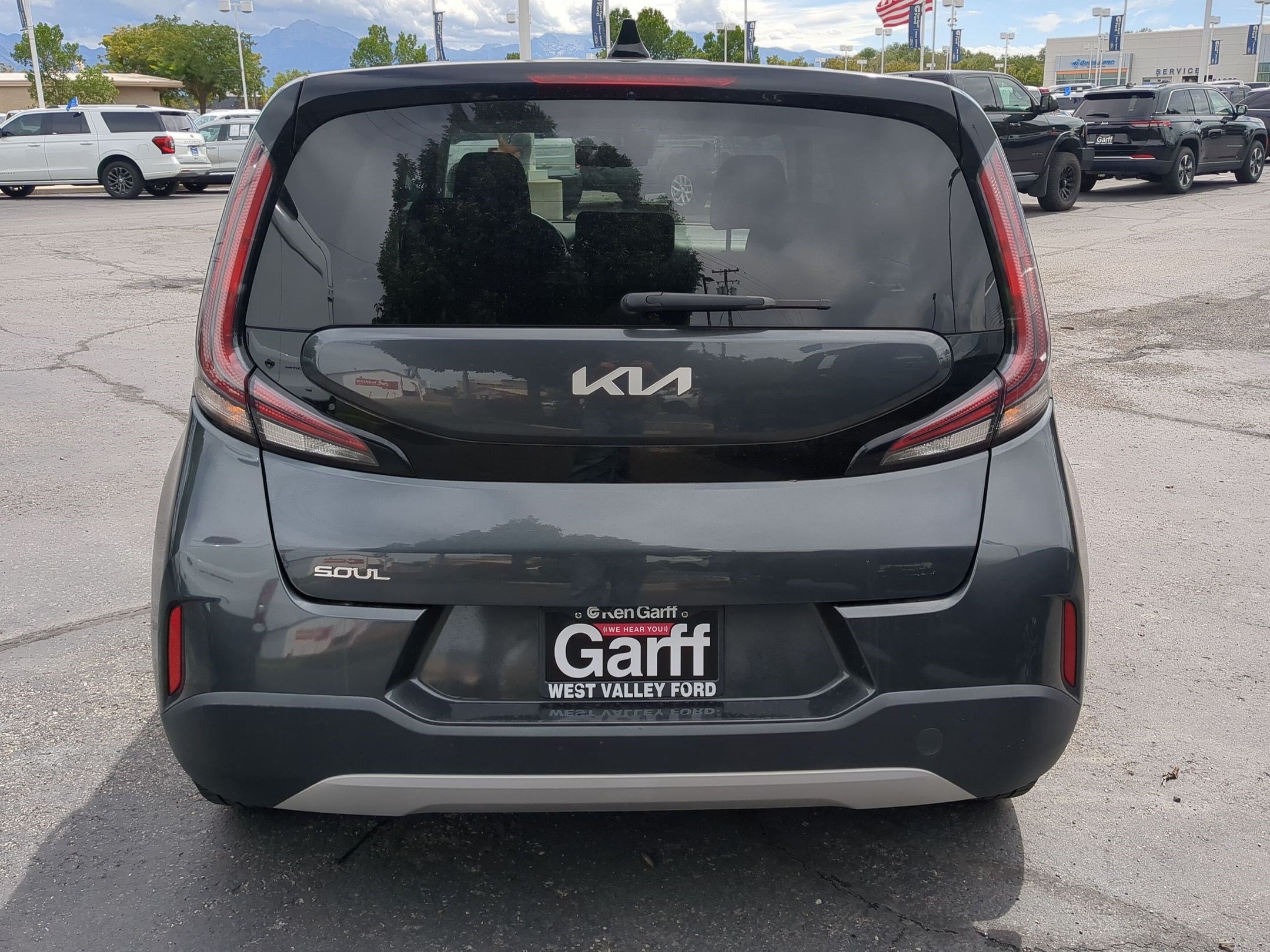 Used 2023 Gravity Gray Kia LX image 4