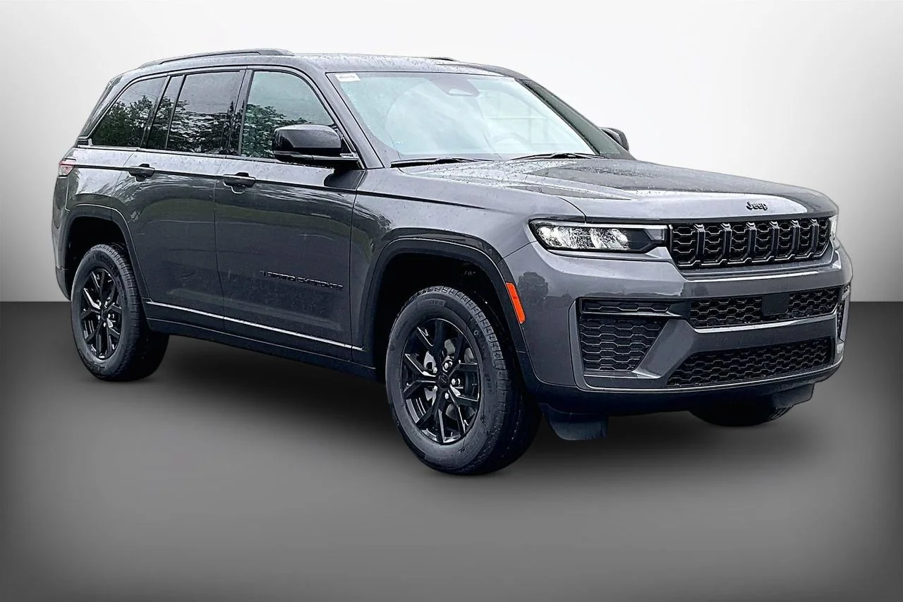 New 2026 Baltic Gray Metallic Clearcoat Jeep Altitude image 1