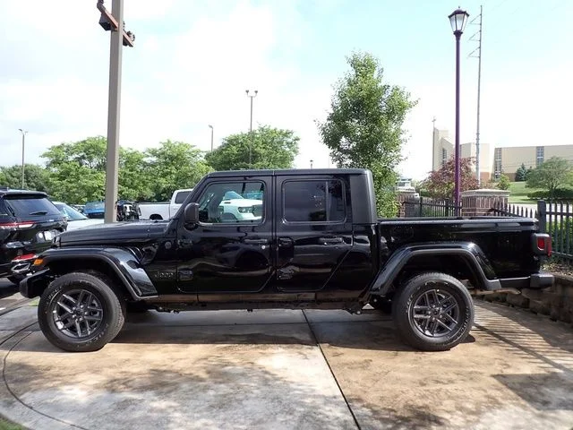 2025 Jeep Gladiator Sport S - Photo 2