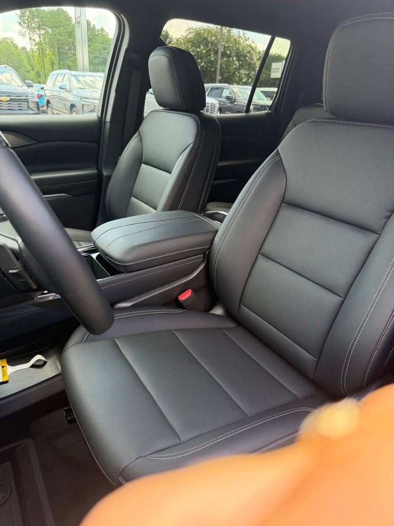 New 2026 Mosaic Black Metallic Chevrolet LT image 15