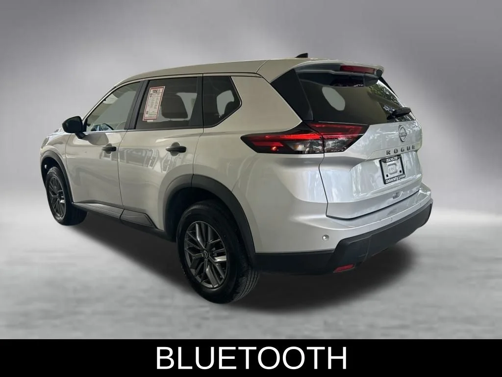 Used 2024 Silver Nissan S image 5