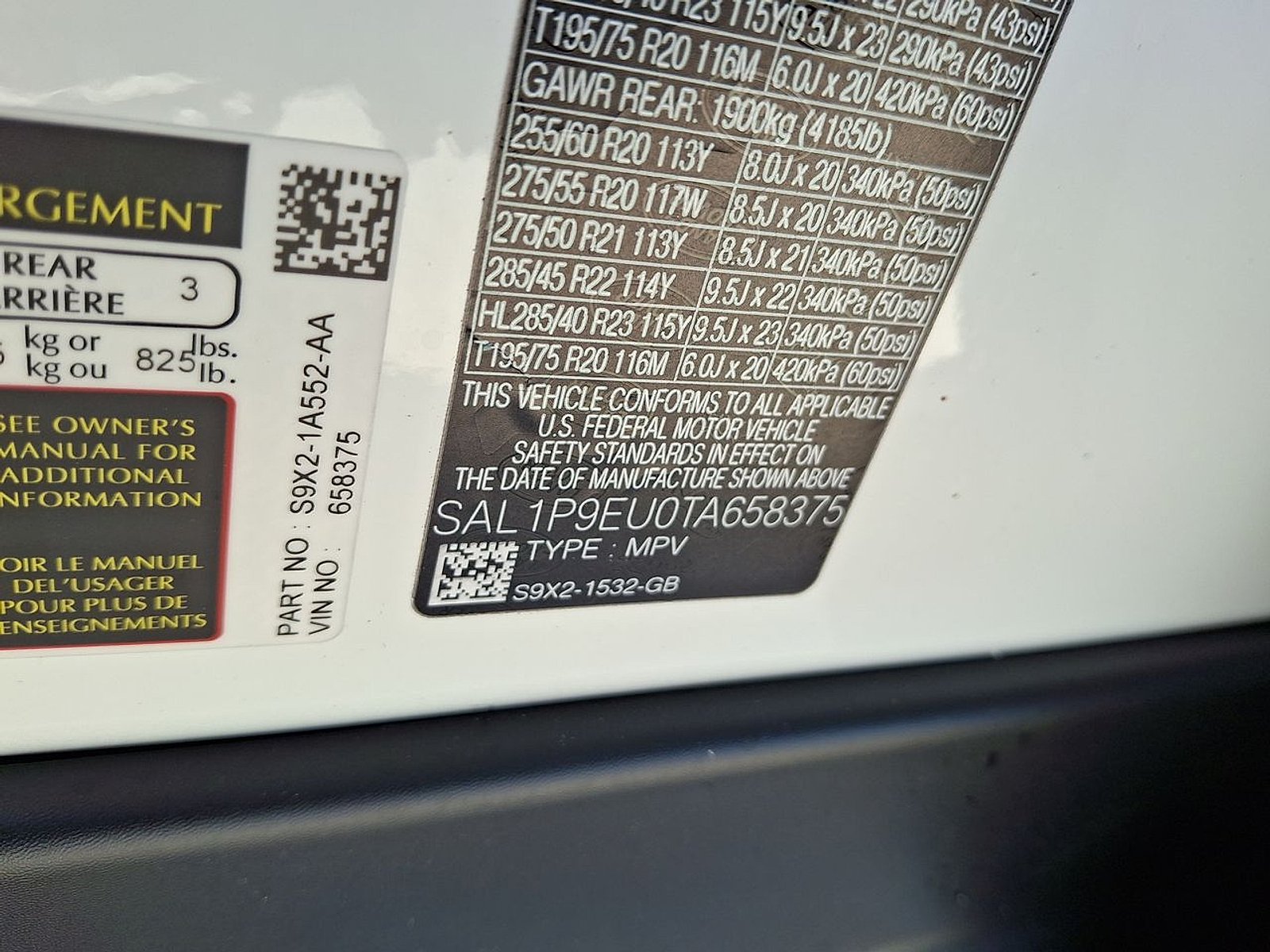 New 2026 Fuji White Land Rover P360 SE image 24