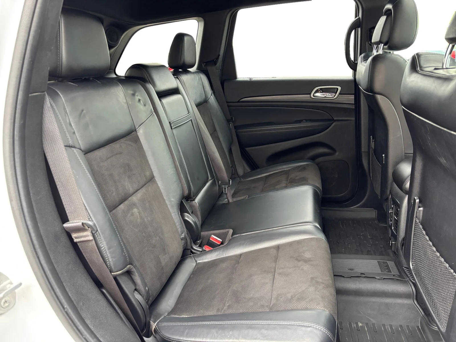 Used 2021 White Jeep Altitude image 18