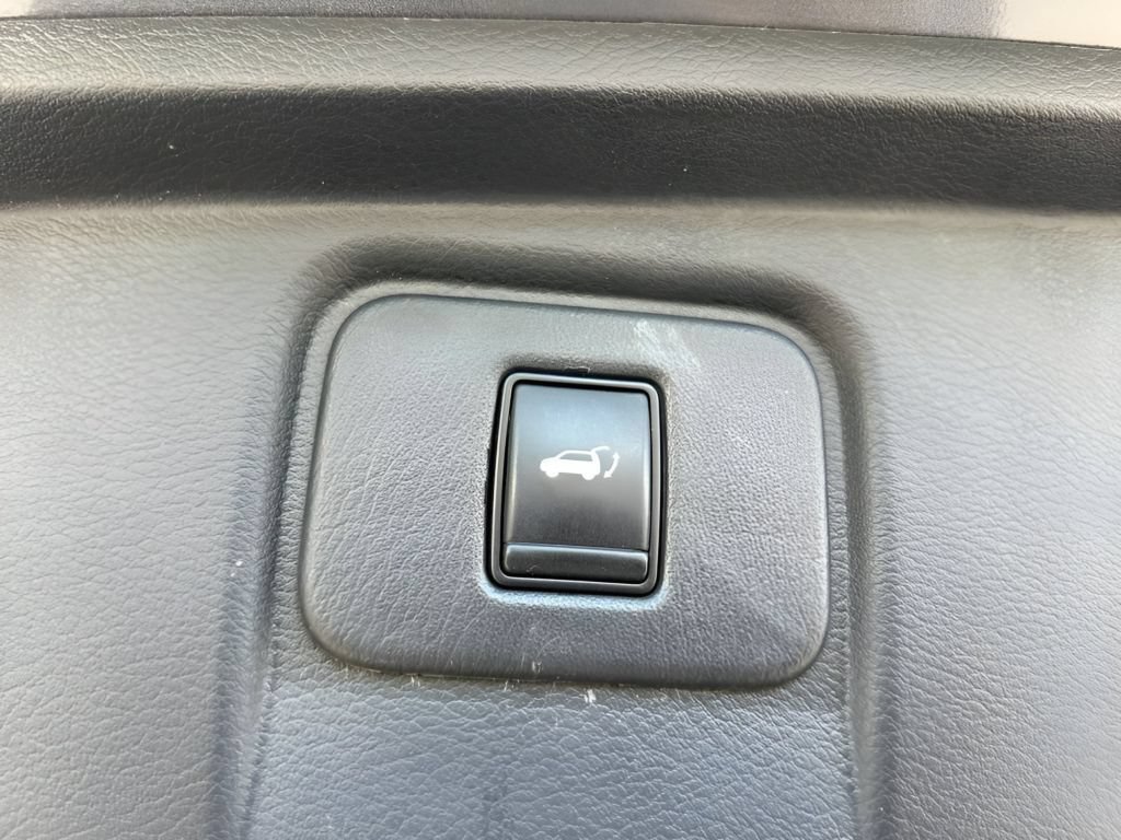 Used 2022 Gun Metallic Nissan SL image 11