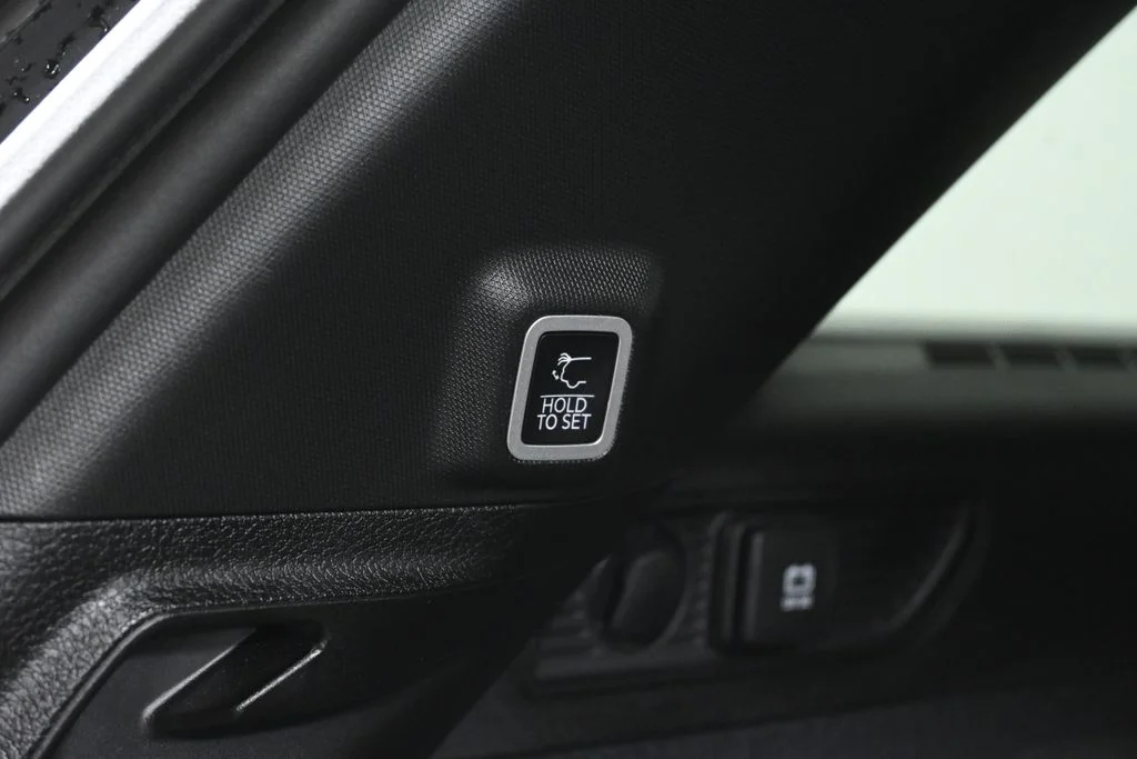 2023 Jeep Grand Cherokee Overland - Photo 38