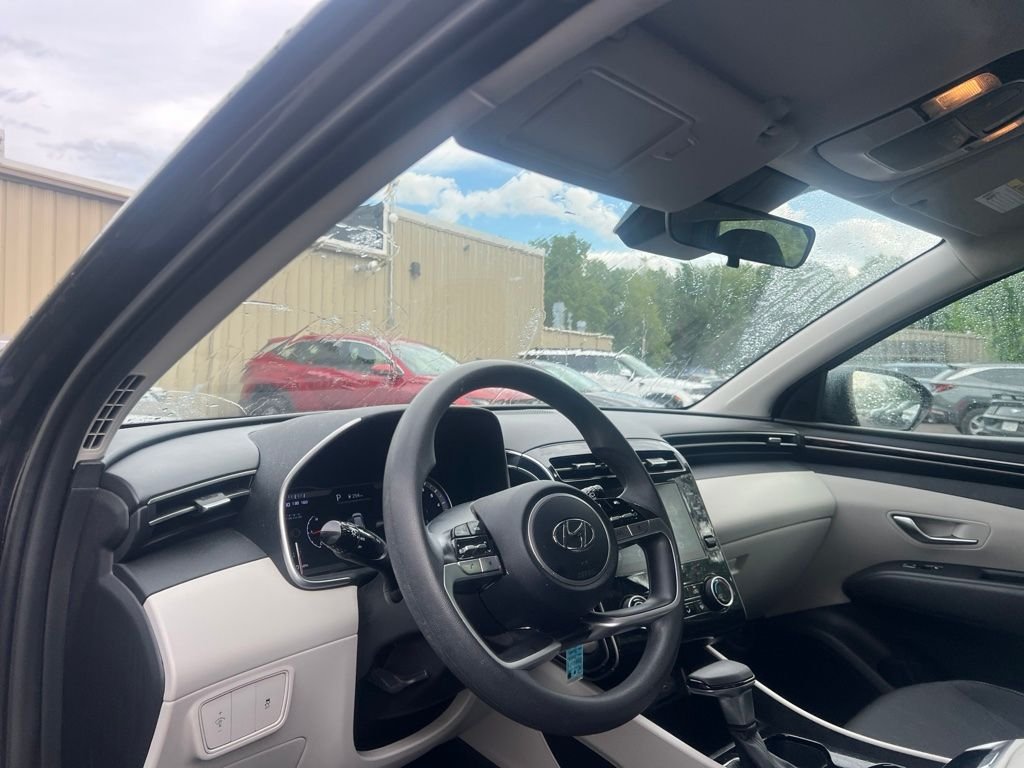 Used 2024 Gray Hyundai SE image 9