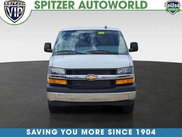 New 2025 Summit White Chevrolet WT image 10