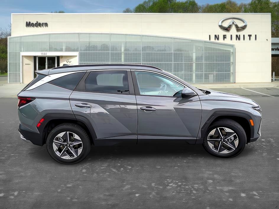 Used 2025 Hampton Gray Hyundai SEL image 35