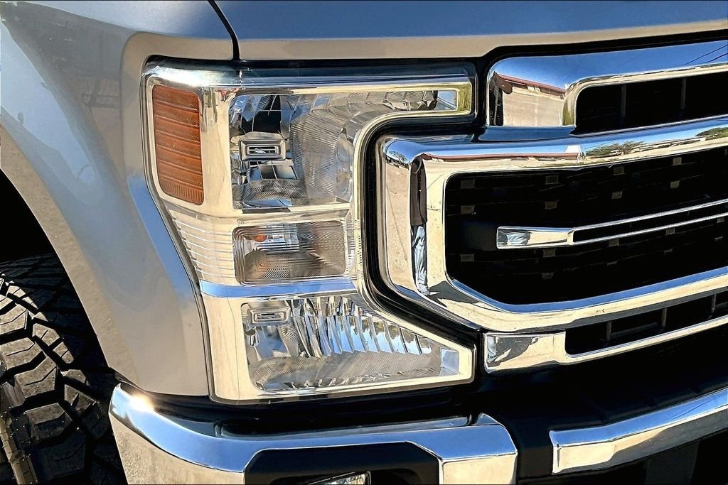 Used 2022 Silver Ford Lariat image 30