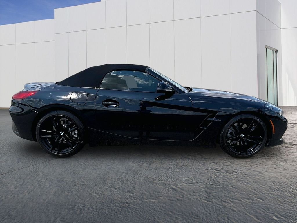 Used 2024 Black BMW sDrive30i image 8