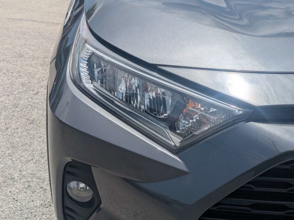 Used 2021 Gray Toyota XLE Premium image 9